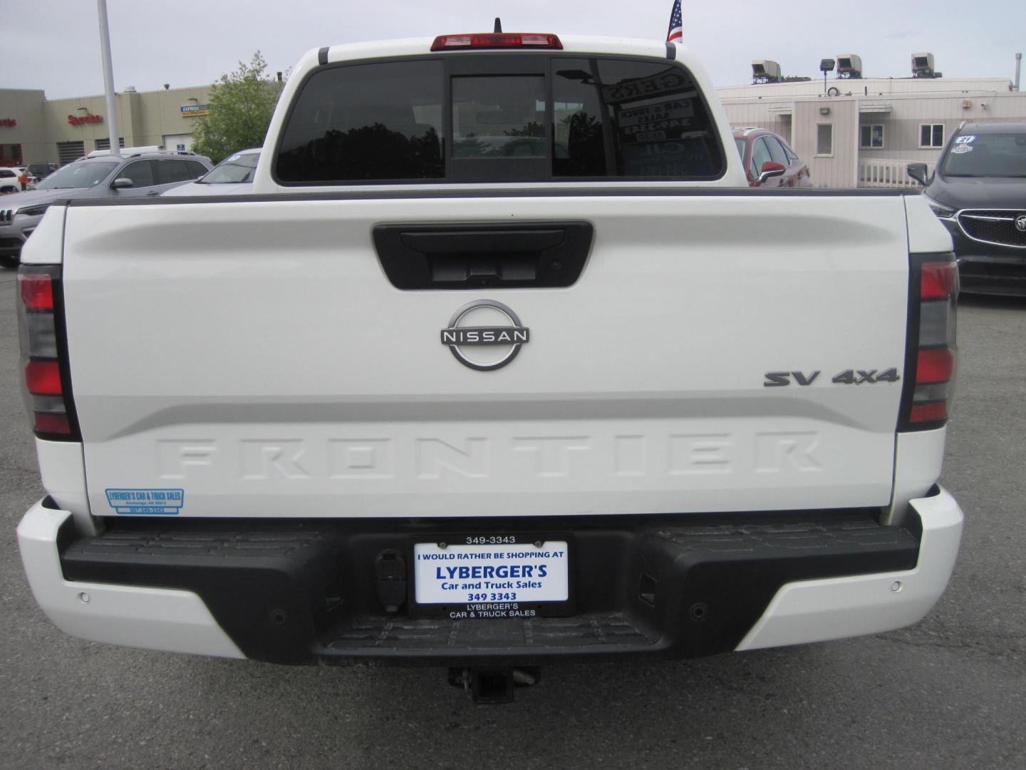 2022 white /black Nissan Frontier RS AWD (1N6ED1EK5NN) , automatic transmission, located at 9530 Old Seward Highway, Anchorage, AK, 99515, (907) 349-3343, 61.134140, -149.865570 - Nice Nissan Frontier Crew Cab SV , Heated seats come take test drive. - Photo#3